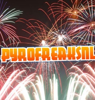 Pyrofreaksnl , Volg ons voor leuke vuurwerk Tweets & Foto's Voel je vrij en stuur je foto's / filmpjes in! - #PFNL / Vaak Giveaways!