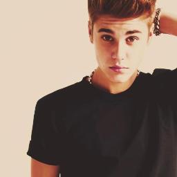Recuse imitações ,Born:15/08/201O Neim tenho famoso pra colocar aqui tipo fulano me seguiu mais nng me segue ! 1 vez o jaden me seguiu + o twitter dele sumiu.