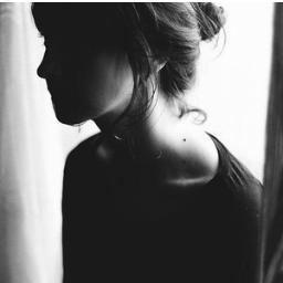 pr0blemas's profile picture. 'Esas ojeras hablan por ti, somos de la generación que preferimos jodernos a dormir'.