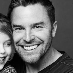 Professional Father & Husband a get paid incredibly well for it, just not with money. Avid Laugher. Like trees but won't hug one. Makes photos.