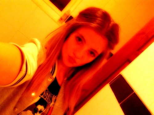 Hollies_Girlies's profile picture. Charlie :*,add me on bbm 2A365226