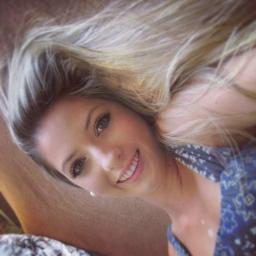 Mariana, 17 anos .