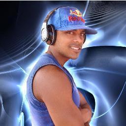 ReyElComponente's profile picture. Prod. Compositor y Cantante. Dibujante y Diseñador Grafico. Fotografo, Adicto a la vida.