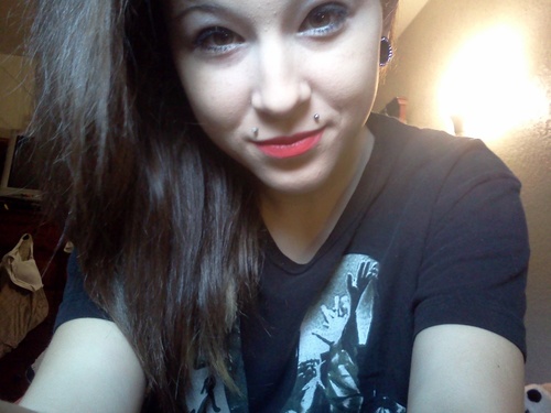 hey, i'm alexandria as you can see well I'm taken @I_Loove_Alex 7/28/12 :)