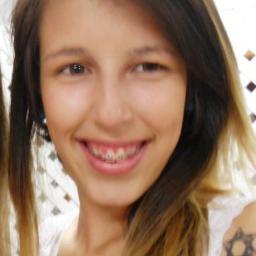 Apenas seguir em frente. Primeiro, porque nenhum amor deve ser mendigado. Segundo, porque todo amor deve ser recíproco.