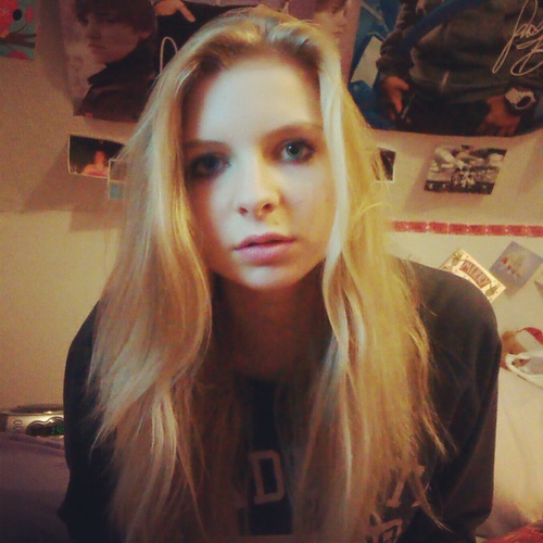 hellooooo ;) instagram- izzycostainnxox
