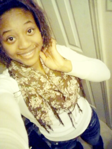 You done came this far ? FOLLOW ME , :D - my main hoes who work my corner -- , @Yo_Chickbhadd & @_2Bad2GivaFuk . i'm single , and alla bout' my green . Fwm !