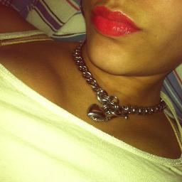 im 20 yrs old, single , a strong independent woman , working , attending college, ADD MY INSTAGRAM - @doribabyy ..#team iphone !