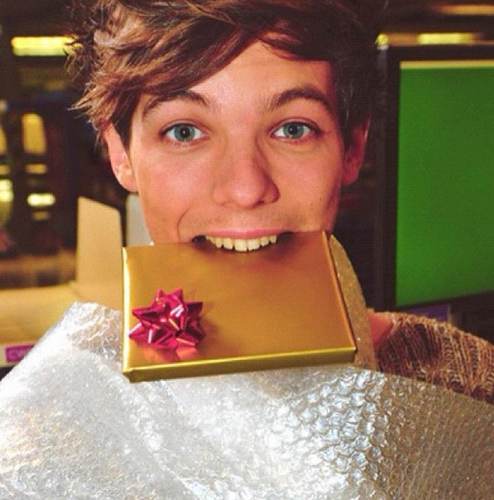 L0uiz_Tomlinson's profile picture. @floraldaisyw has this heart