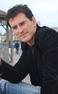 CuadratR's profile picture. physics, human nature, computer science,  windsurf, ski ... and too much to read in such a short life