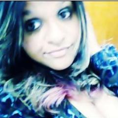 Não me descrevo em poucas linhas *-*
UHSHUASUHUAS 
Mais me conheça.. dps me julgue (Y)'
