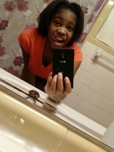 - Its Mheee Bitchess :)))) Lmao Follow Mhee && If Ion Like Uu Den Dont Follow Mhee DF ' Lmao ..... Point .. Blank .. Period ..