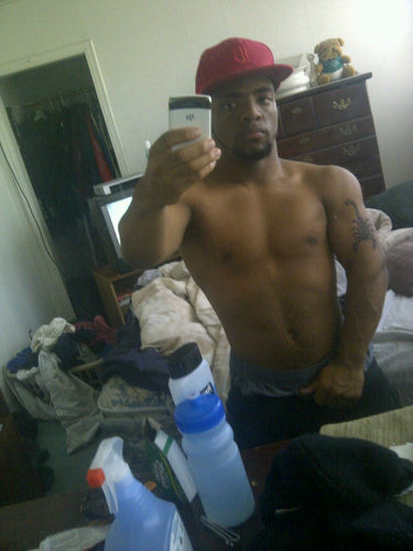I'm 23 I'm single ima scoripo I work and I have no kids.I strive 2 do better every day.
