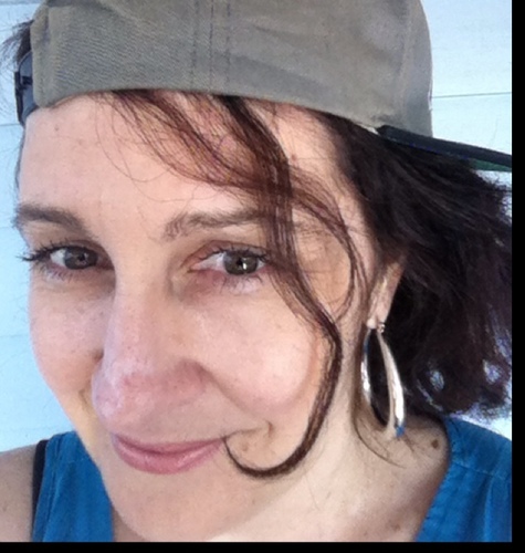 Aussie wife to @razoor67 Mum, Nona & business owner. Always looking for that spare second in the day. Highland dancing mother. News junkie. #istandwithGraceTame