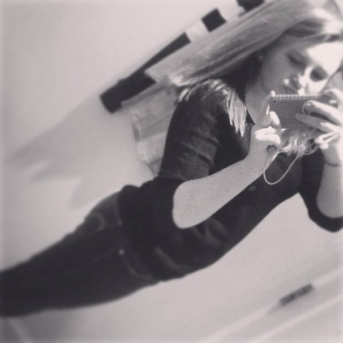 ⚓
hunter hayes✌❤
think deep, dont sink~
#singlelifeyo.
~you were mine and we never said goodbye~
are oh see kay me again. rock me~