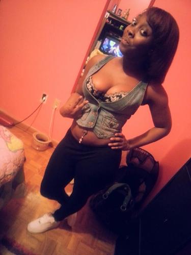well.....no need for a bio!!!JUS FOLLOW ME AND ILL HAVE YUH TRIPPY MANE LOL !