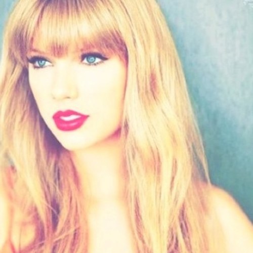 16. Music is my life. I'm a little obssesed with Taylor Swift, and One Direccion. Just a little. Follow me LOS AMO A TODOS[Ariana tweeted16/07/12[Scott Follows]