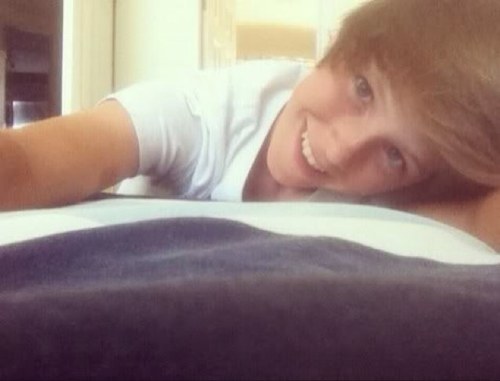 Follow my bieber account @loveteamjustin || #Swag #BoySwiftie #BoyDirectioner || Taylor♥Demi♥Miley♥Selena