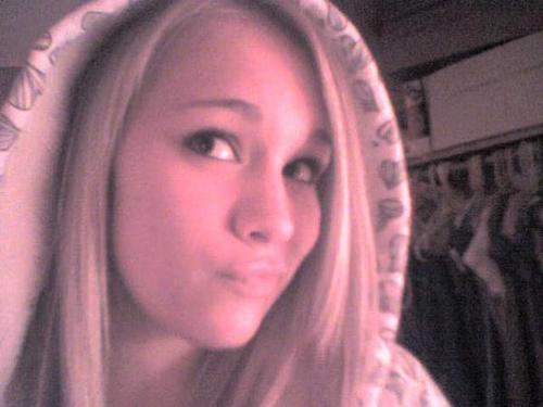 anxiouslala9216's profile picture. 