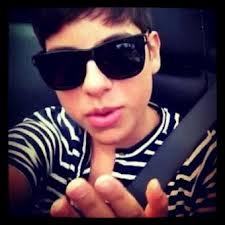 solo quiero decir que AMO A MATT HUNTER!! y que quiero mucho a mis amigas y nadie me hará cambiar de opinion