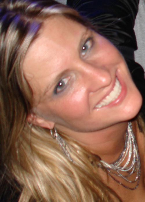 chrilew's profile picture. Creator, introvert, and hype machine, forever fighting imposter syndrome. #MFFL #VERDE #WreckEm