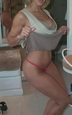 naughtypookie25's profile picture. 