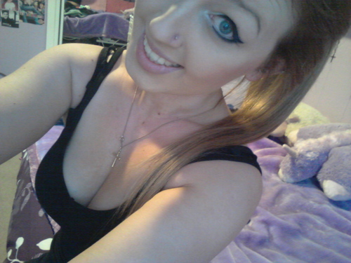 † emily | 17 | hairdresser | sydney | janoskians l follow me/subscribe guys. ┌∩┐(◕_◕)┌∩┐