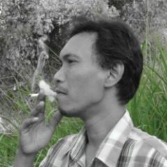 Seorang yang berusaha untuk terus belajar kepada siapapun dan di manapun. Semua orang itu guru, alam raya adalah sekolah. Suka nulis juga