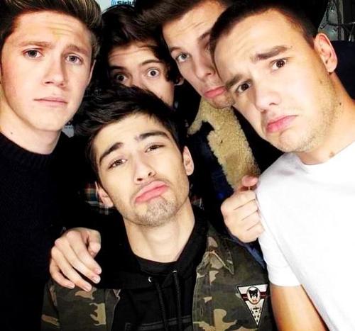 Tsczarr's profile picture. New bio when I date Harry : “Its bigger than I thought..” | 0/5 I blame management | if you go to my school please GTFO.. ☺ | personal account @officialtsczarr.