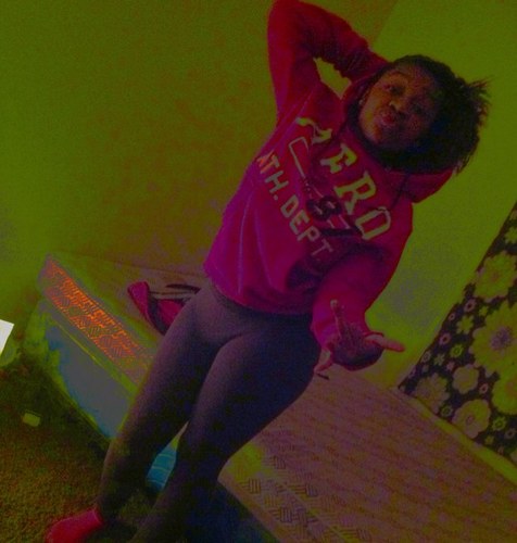 Diamond here (((: ,, follow mah cousin , #TeamFollow Back , then follow me @MYL0VE_2x love you Nonnie* 
#Team OREO's over HOES !! ((;