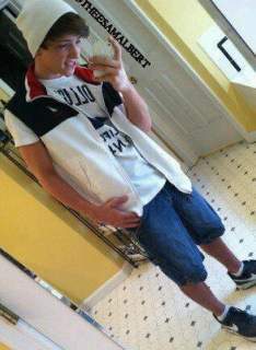 hey, i'm a boybelieber... follow me, i follow u back. (just ask)
