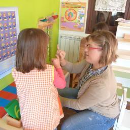 Intérprete de Lengua de Signos, maestra, terapeuta de lenguaje y aprendiz de guía Montessori