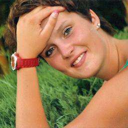 Kari-Janne/ 22/ gek van Paarden en Leander!