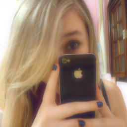 nao me importo com o qe voc pensa de mim. a vida é minha , as escolhas são minhas e os erros são meus :]