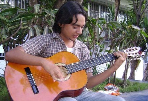 desordene atomos tuyos y te hice aparecer ahhh otra cosa la musica de ahora es marica especialmente de justin gaga y muchas mas