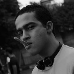 zaftazen mananya m3 el zombraks hy3ml a7la sha5rota be el laban
انا الديك الى باض و انا الطور الى اتحلب
العقول بارود و النظام طفيلى