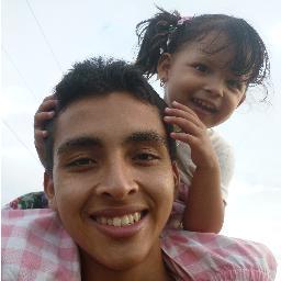 Estudiante de Ingeniería Naval, UTP 
No uso Twitter pero síganme :D
