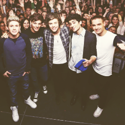 Hi I'm from Argentina ღ I'm DIRECTIONER Forever.I love One direction ღ the music is my life. I love singing ღ Please follow me and I follow you ღ