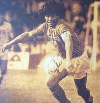 FabrizioMurena's profile picture. Nella mia vita ci sono 2 colori, son 2 colori che a me fanno soffrire! Nella mia mente un ideale, e nel mio cuore NAPOLI!!! alè alè, alè alè, alè alè NAPOLI alé