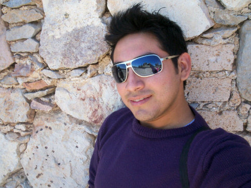 Un docente ... Con un gran espiritu de enseñar un nuevo idioma :) BB pin 236DBB79