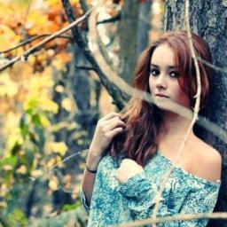 Новости села: пафосный петух не топчет кур, а ходит по ним лунной походкой.