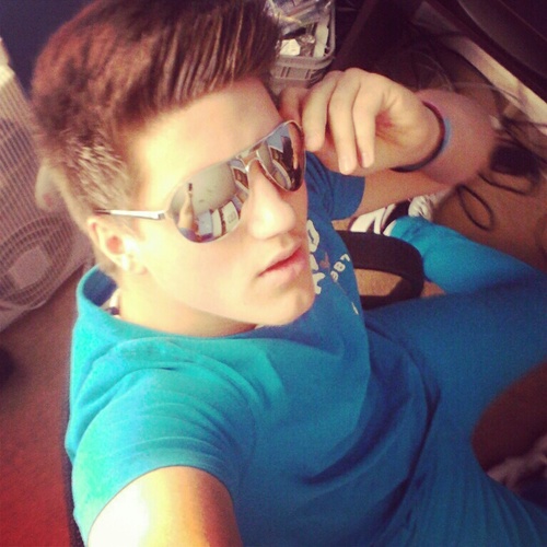 Smoking_Potbre_'s profile picture. Metal music, Skating, Fallston high, I play guitar and sing so bang:), Check out my album black stained wounds From My newest Band Dry Hopes Stained Blue :)