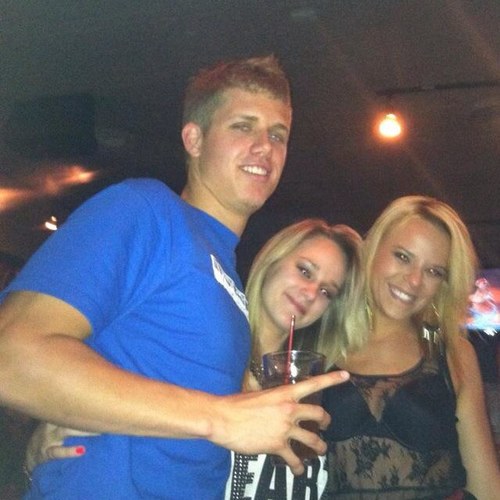 TWoRmYSims's profile picture. Just trying to find my way to the beach