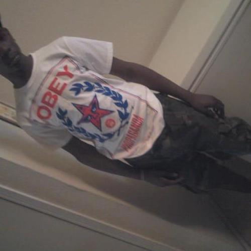 Ayee ' Follow Me I Follow Back . # Team Takkenn' 3 Im Live Or $ump , Go Follow My Baee ' @Goregous_Bomb ( : # We Live ! Ball HARD ; Get ( $$$$ )