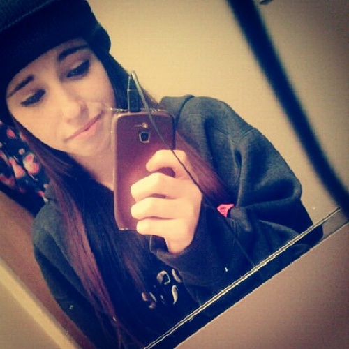 follow me and ill follow back : ) #Rawrr , #FCkYou #StayBlaazed #Skrillex #Lovelife #Gemini(; #11O712