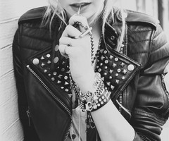 Abracadrabra_'s profile picture. A girl with a mind, a bitch with attitude and a lady with class. 17 ans, emmerdeuse professionnelle, enchantée :)