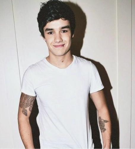 PUNKL0UIS's profile picture. Living life to the fullest, in the end they'll judge me anyway, so whatever.