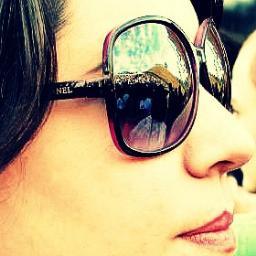 tati_linhares's profile picture. 