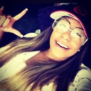 Eu amo minha vida, minha irmã, meu irmão, meus pais, Brasil. I'm English and I can speak português a little. Follow me Please :) since: 24.12.2012 * 3:00 PM