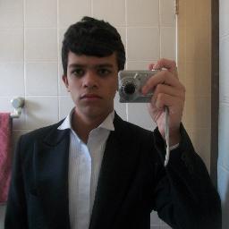 A repetição evidencia um passado atual. O inconsciente é uma memória fora do tempo.